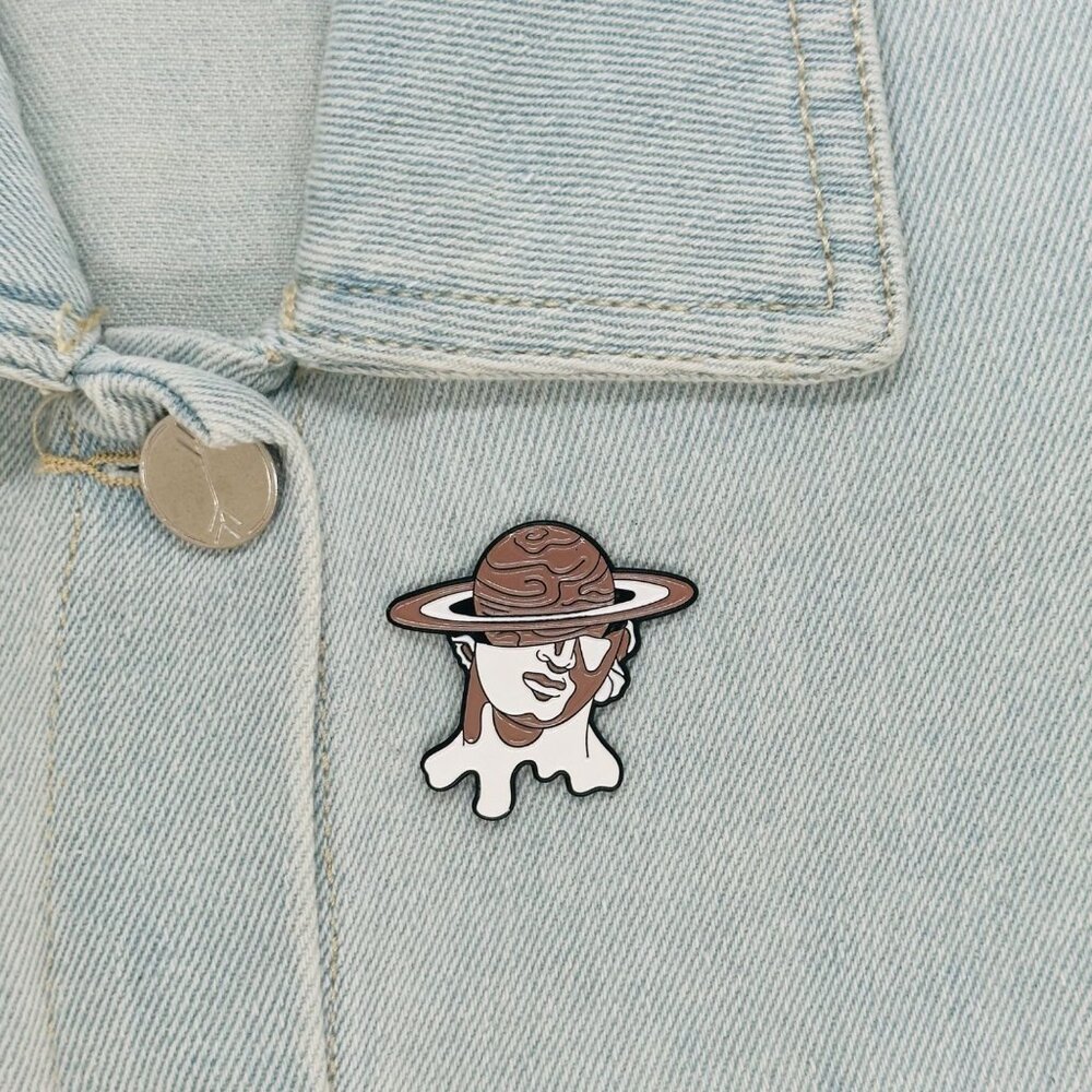 ✨Enamel Pin Roman Sculpture with Mirror Puzzle Bubblegum Planet Brooch Pop Art✨